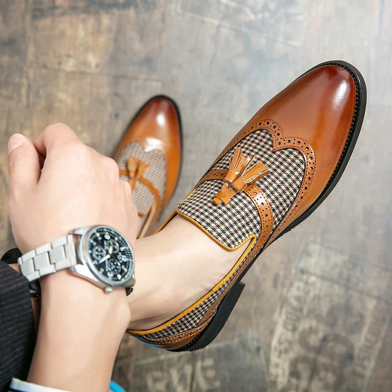 Comfortable black men's Aura loafers, stylish slip-on shoes for durable everyday wear.