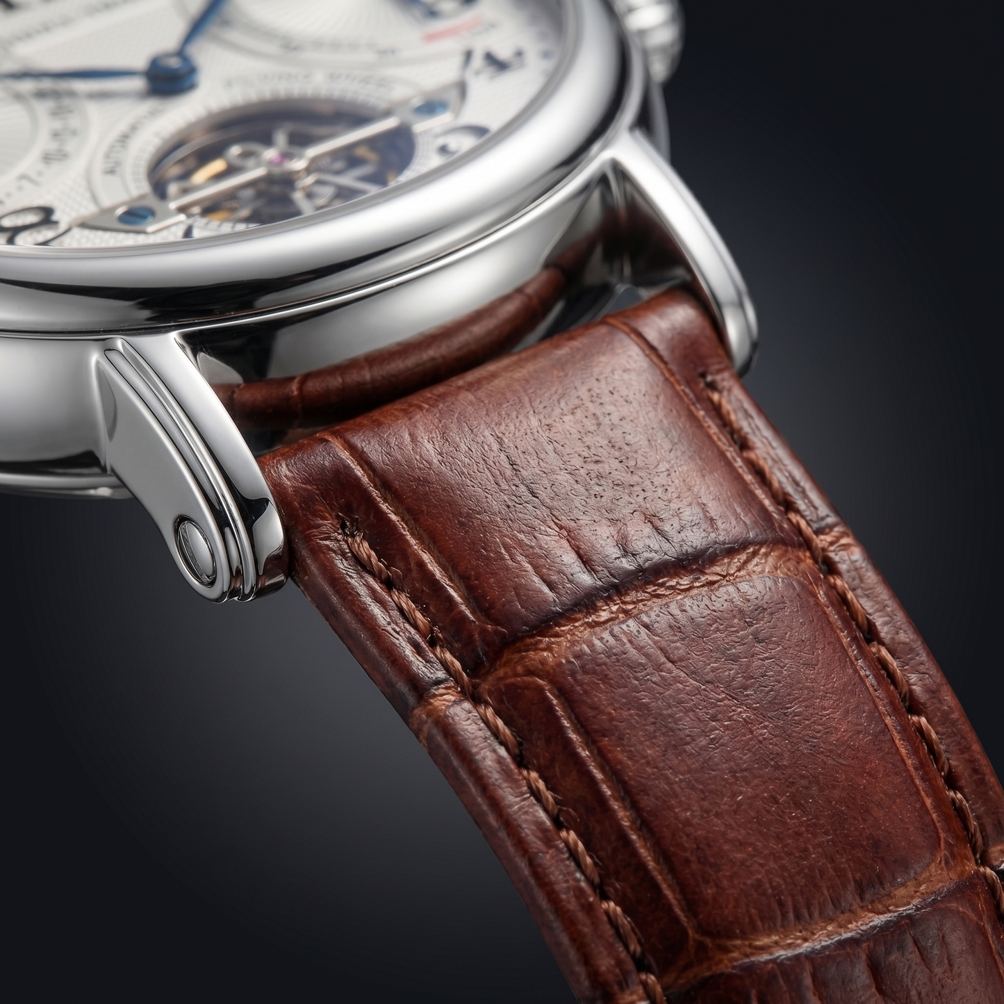 Men's black automatic self-winding watch with a sleek leather strap, ideal as a sophisticated dress watch or everyday timepiece.