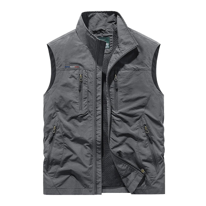 Men's fishing vest: Breathable mesh, quick-dry fabric, many pockets for tackle, ideal for anglers & outdoor utility.