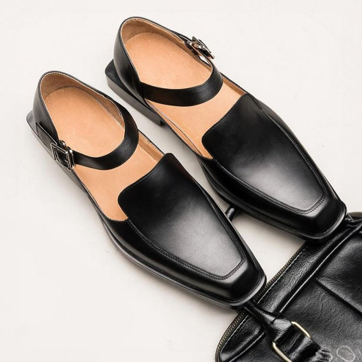 Stylish men's closed-toe flats with ankle strap in brown leather, durable and comfortable for everyday summer fashion.