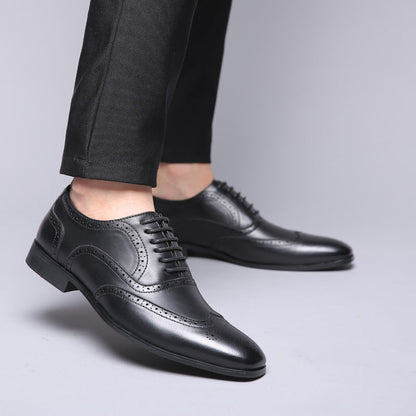 Stylish men's Oxford brogue formal shoes, blending classic design with modern elegance.