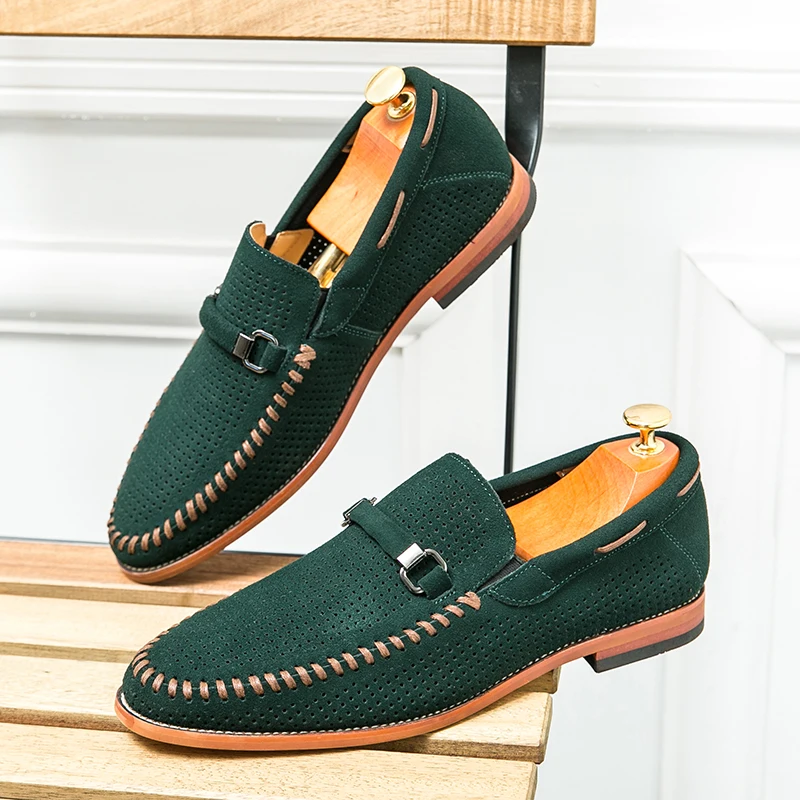 Stylish men's navy loafers, slip-on, perforated for comfort and everyday use.