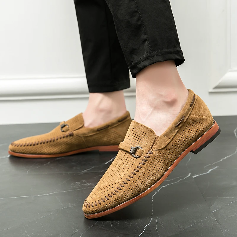 Breathable casual men's loafers, easy slip-on style, ideal for daily wear.