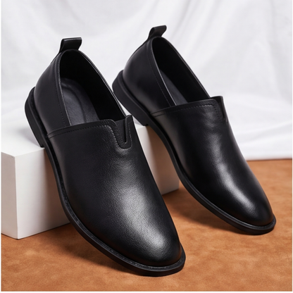 Elegant men's loafers, perfect for adding a refined touch to any daily outfit.