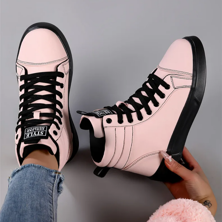 Padded ankle men's high-top sneakers, providing ultimate comfort and dynamic style.