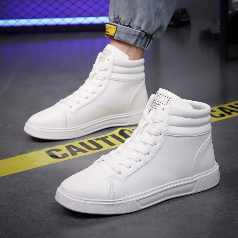 Men's high-top street style sneakers, offering durability, comfort, and bold fashion.