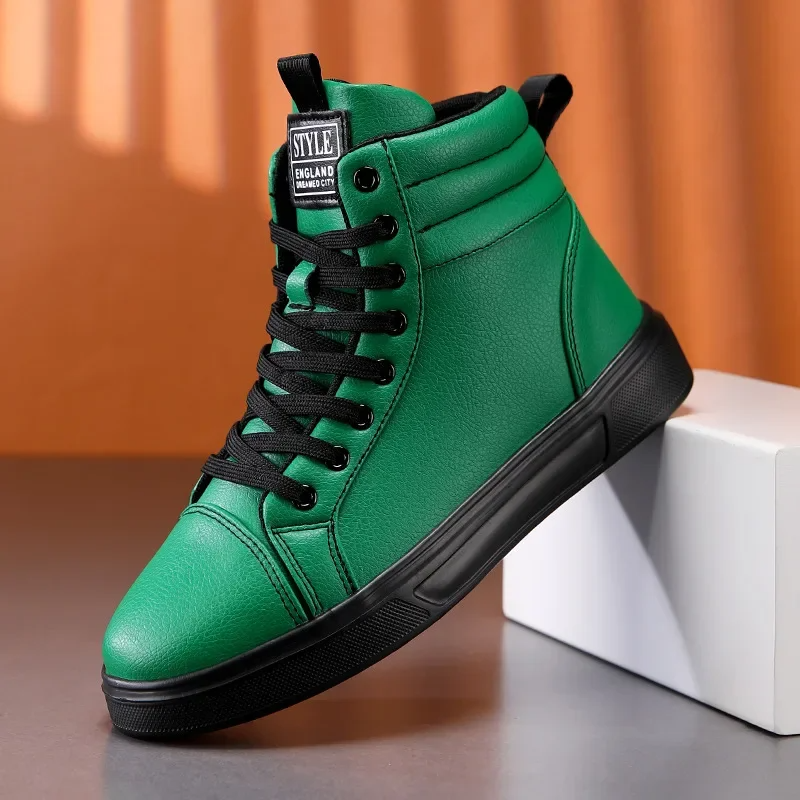 Men's comfortable high-top sneakers featuring a padded ankle and bold design.