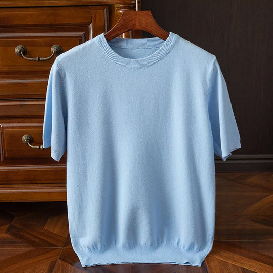 Men's Bordeaux short sleeve tee, combining effortless style with luxurious comfort.
