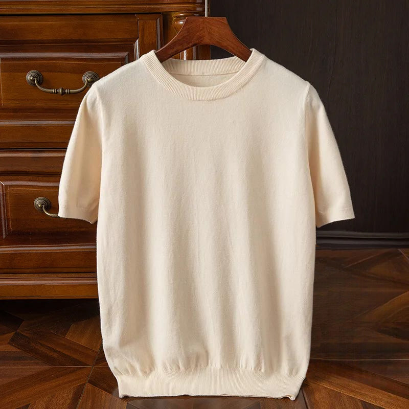Stylish men's Bordeaux short sleeve t-shirt, perfect for a sophisticated casual look.