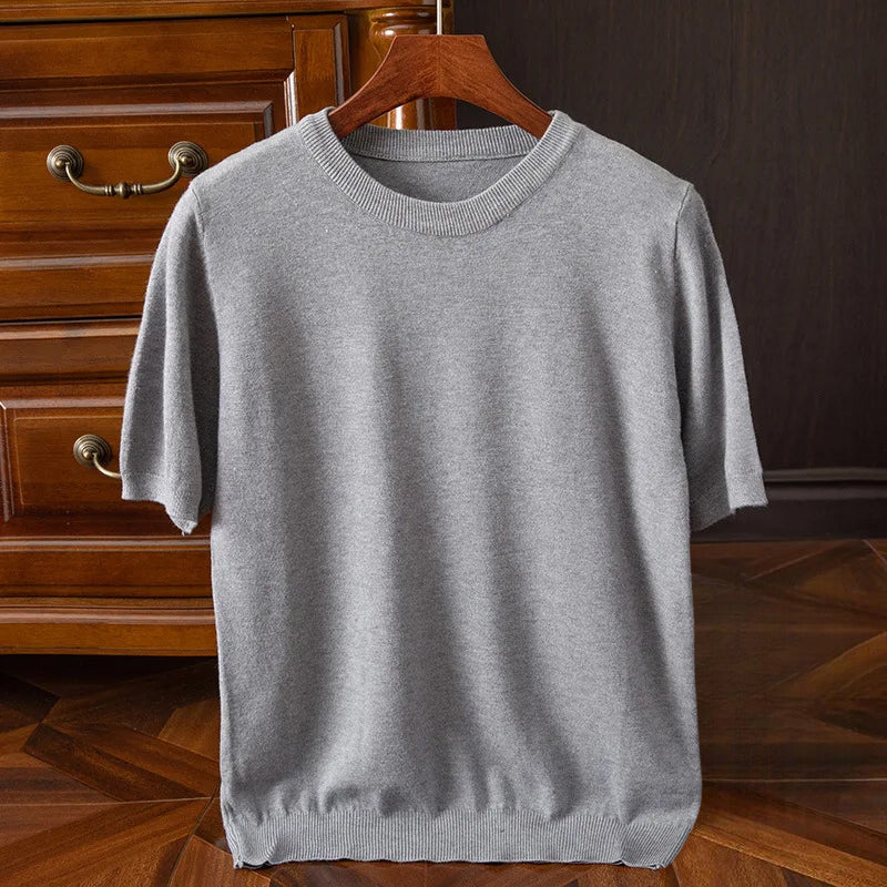 Comfortable men's Bordeaux O-neck tee, ideal for everyday wear with a luxurious feel.