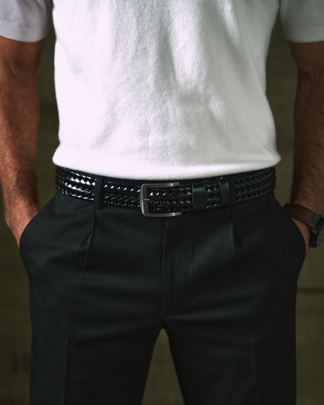 Genuine cowhide braided leather belt for men, a versatile waist belt suitable for both casual and dress styles.