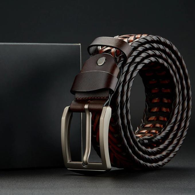Men's braided cowhide leather belt, a comfortable and durable fashion accessory enhancing men's casual style.