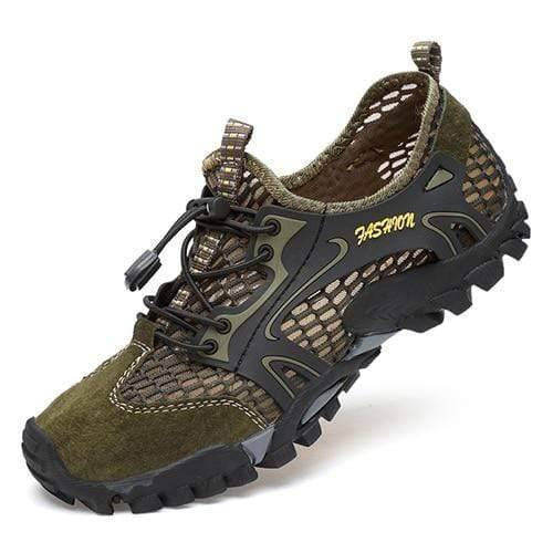 Rugged men's outdoor hiking shoes, ensuring anti-slip stability for challenging climbing.
