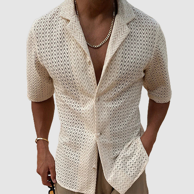 Lightweight open-weave men's shirt, breathable short sleeve button-down. Ideal for casual summer wear and comfort.