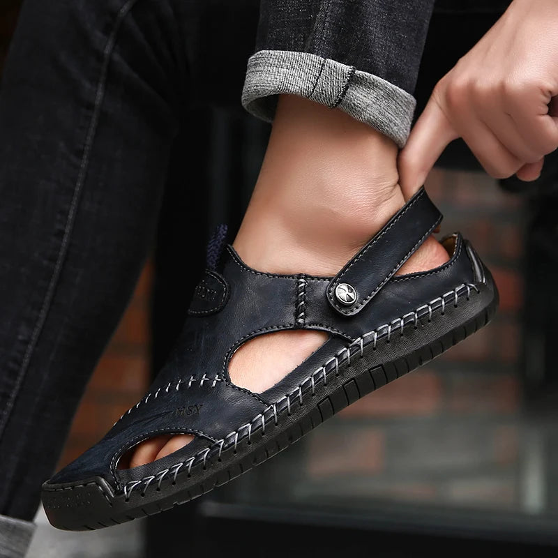 Cushioned men's closed-toe sandals with arch support, ideal for walking.