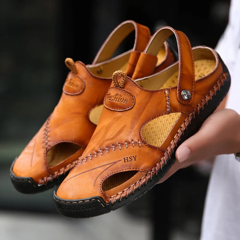 Summer-ready men's closed-toe sandals, breathable and comfortable for casual wear.