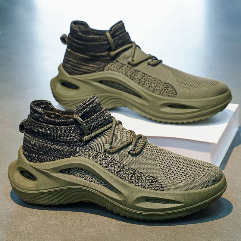 Casual men's sneakers, breathable and comfortable, perfect for modern street fashion.