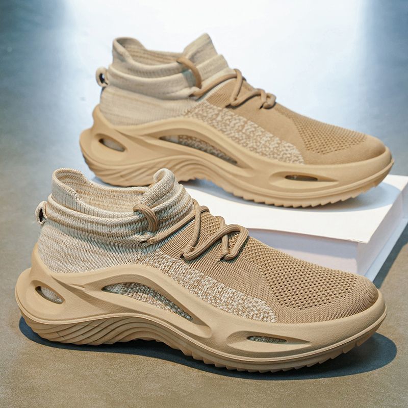 Stylish men's street sneakers, breathable comfort design, perfect for daily casual outfits.