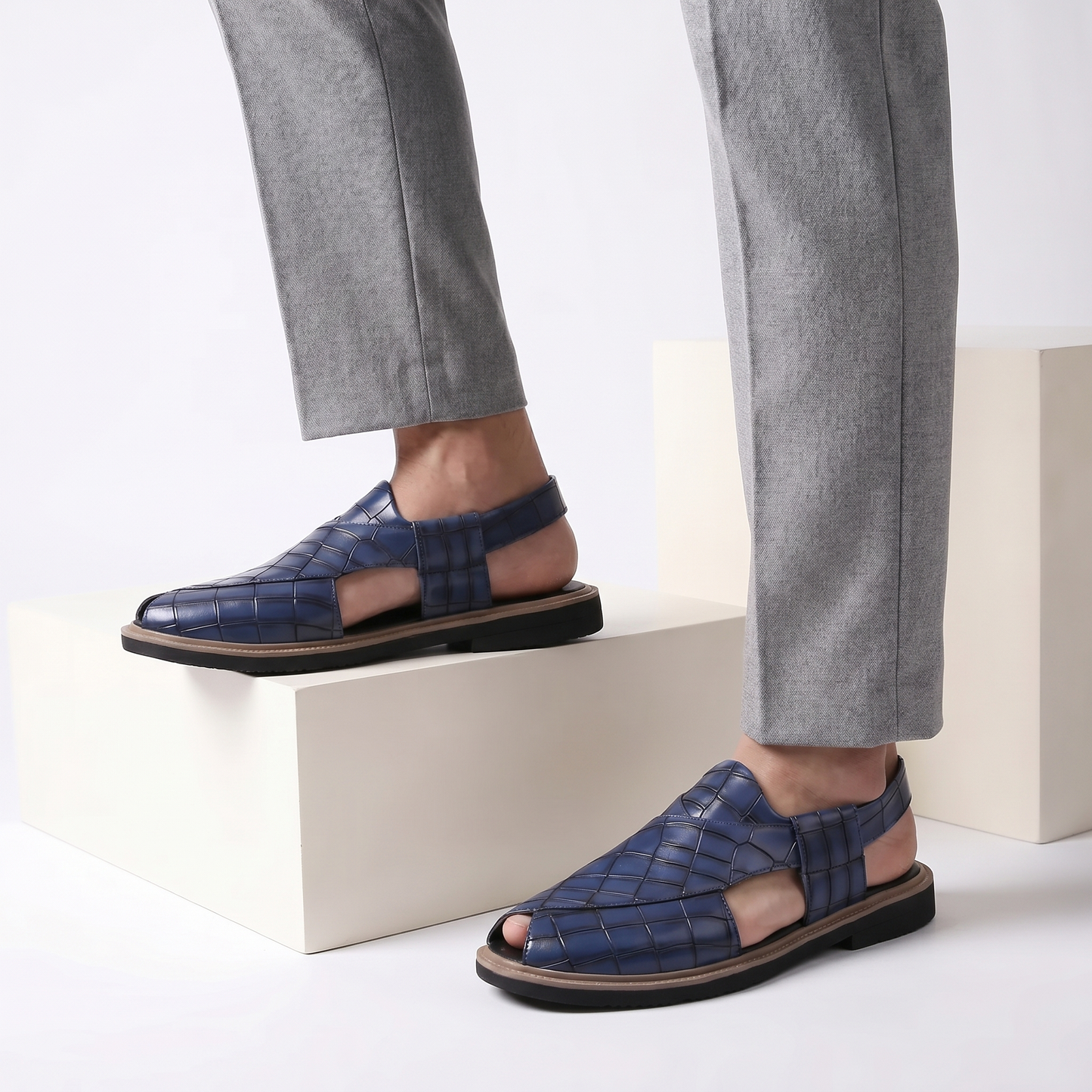 Men's Brenton outdoor sandals, durable with grip soles for hiking & adventure. All-day comfort.