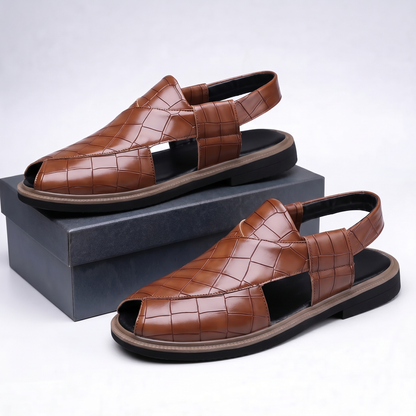 Explore in comfort with Brenton men's durable outdoor sandals, featuring secure fit.
