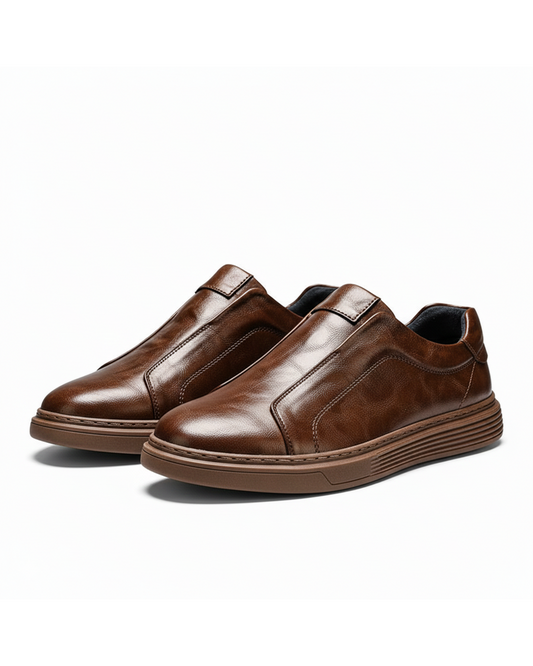 Men's brown leather slip-on shoes, casual and comfortable for everyday wear. Easy-to-wear mensfootwear.