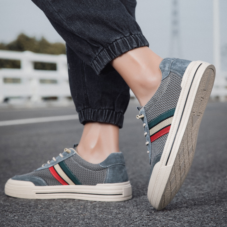 Everyday wear men's retro lifestyle sneakers, sporty vintage style for ultimate comfort.
