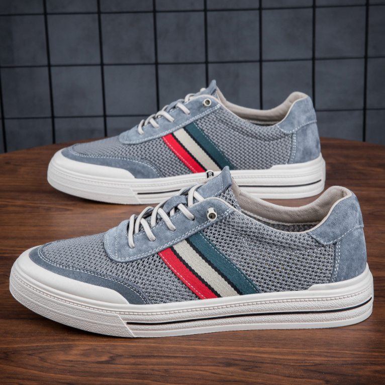 Men's brown retro sport sneakers, classic vintage footwear for casual & active lifestyle.
