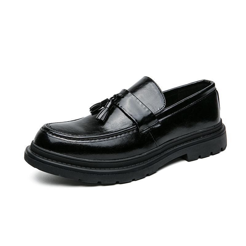 Men's comfortable tassel loafers, versatile slip-on shoes suitable for any occasion.