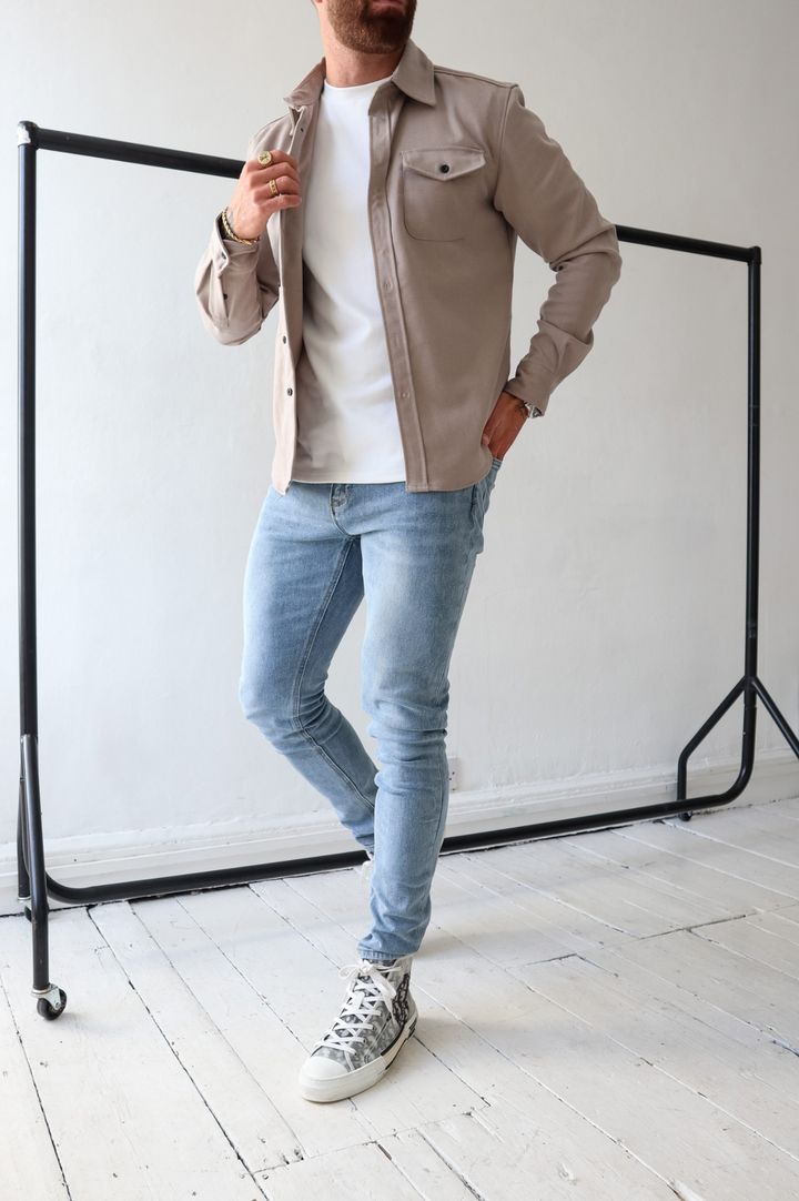 Stylish men's overshirt jacket, perfect as a versatile layering piece with button-front and chest pockets.