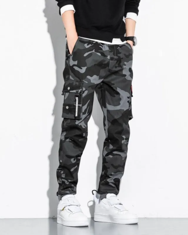 Men's camo cargo joggers, combining tactical style with ultimate comfort for everyday casual wear.