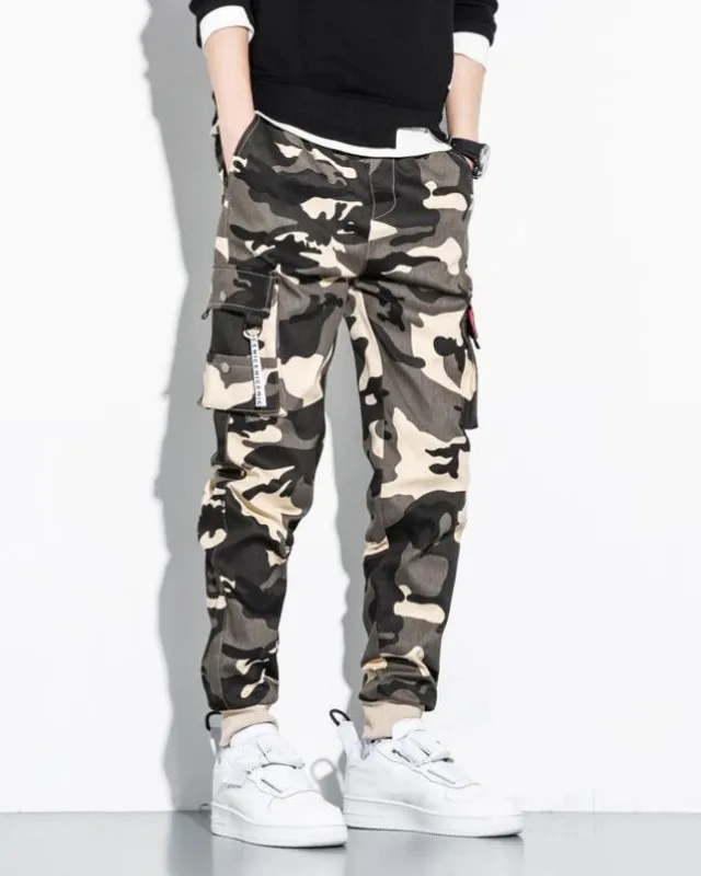 Versatile men's utility camo cargo joggers, ideal for casual wear, offering practical style and comfort.
