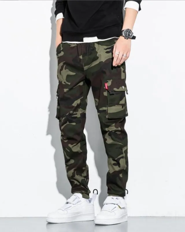 Modern men's camo cargo joggers, a key piece for contemporary streetwear & casual fashion.