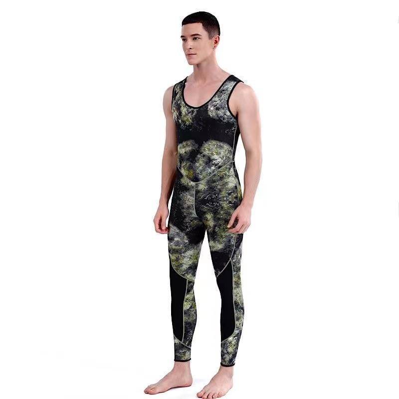 Detail of the wrist and ankle cuffs on a men's camouflage neoprene wetsuit, ensuring a snug fit for diving.