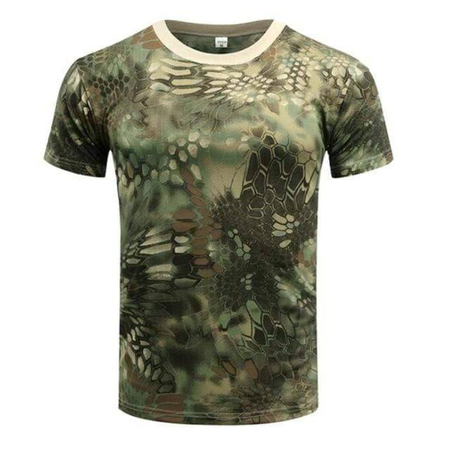 Camouflage O-neck t-shirt for men, featuring quick-dry and breathable polyester for outdoor wear.