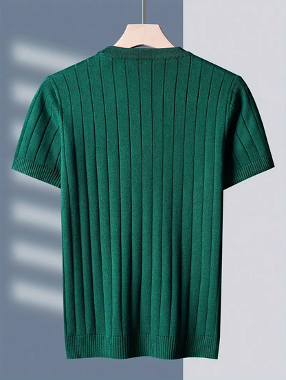 Stylish men's ribbed tee, breathable short sleeve, ideal for summer wear. Versatile casual top for men's fashion.