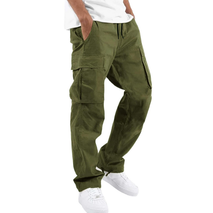 Stylish men's cargo pants, loose fit, with practical pockets. Ideal for casual outings & urban fashion.