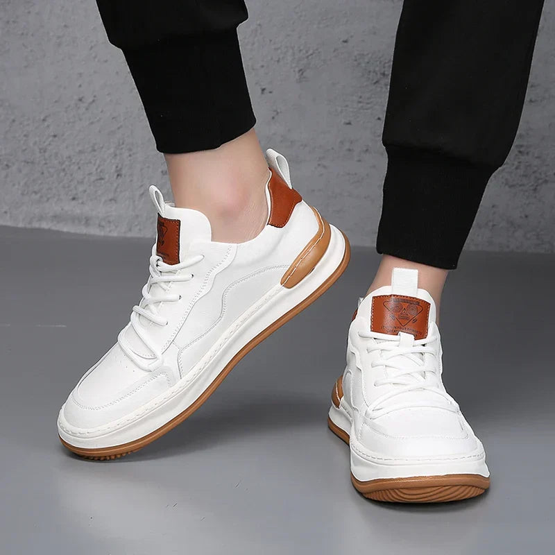 Stylish men's casual comfort sneakers, ideal for everyday versatile fashion.