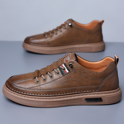 Comfortable men's everyday sneakers, low-top design, ideal for versatile casual fashion footwear.