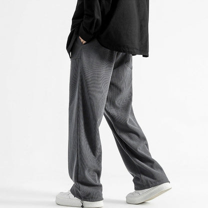 Men's Malibu relaxed fit casual pants, a comfortable & versatile choice for everyday fashion.