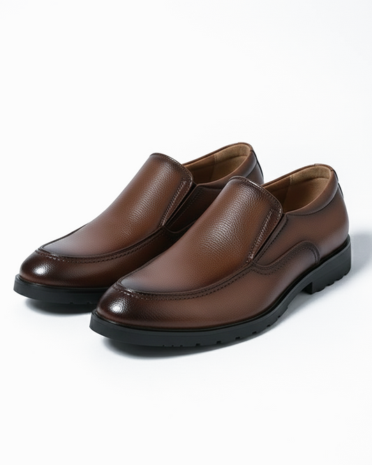 Men's casual slip-on loafers, perfect for everyday comfort and stylish business casual wear.