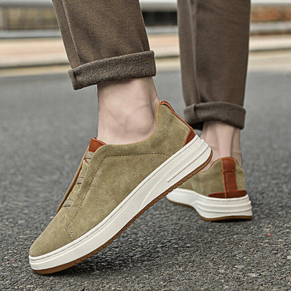 Men's breathable slip-on sneakers, perfect for comfortable everyday wear and casual travel.