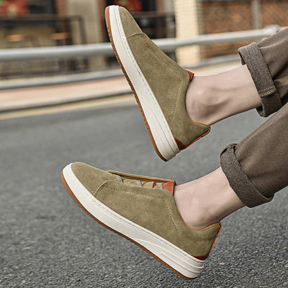 Easy-wear men's casual footwear, versatile slip-on sneakers designed for everyday use.
