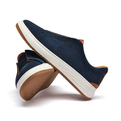 Everyday men's slip-on shoes, black versatile sneakers for casual wear and travel.