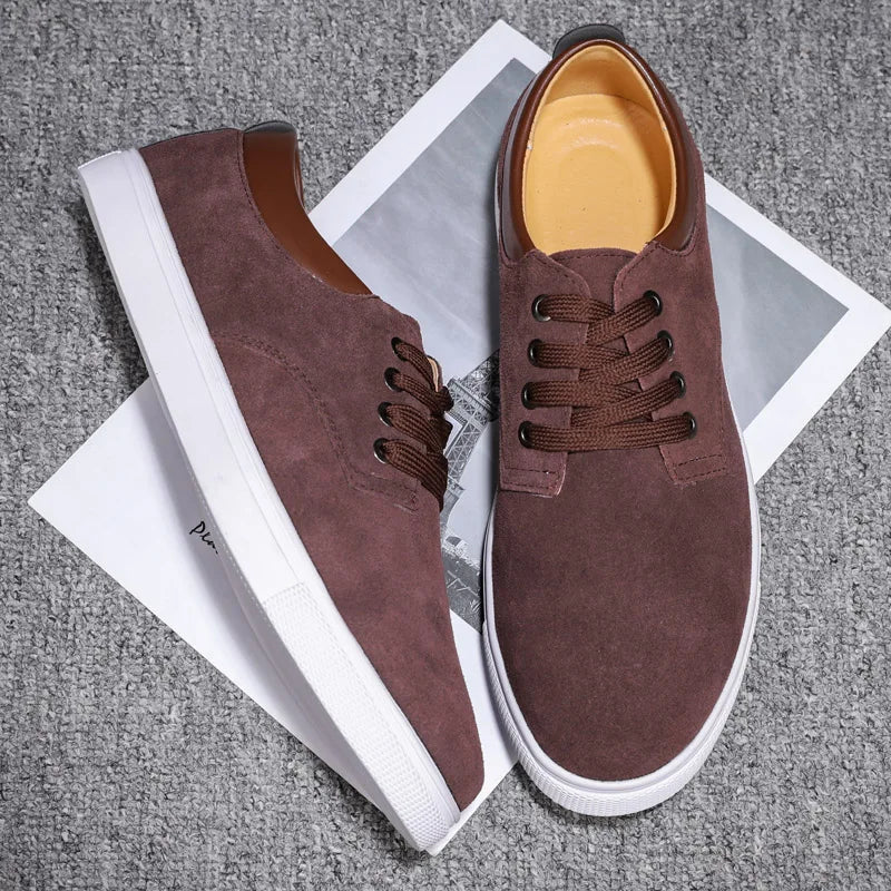 Stylish men's casual sneakers, perfect for versatile everyday fashion. Comfortable & durable footwear.