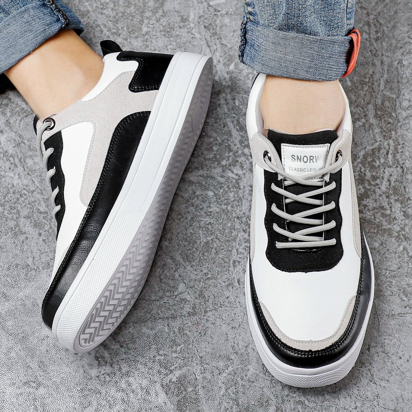 Fashionable men's sneakers with premium suede accents & classic lace-up design, ideal for casual everyday style.