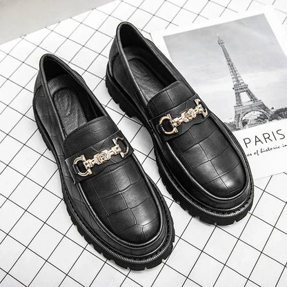 Sophisticated men's chain loafers, blending formal elegance with a rugged lug sole. Perfect for versatile wear.