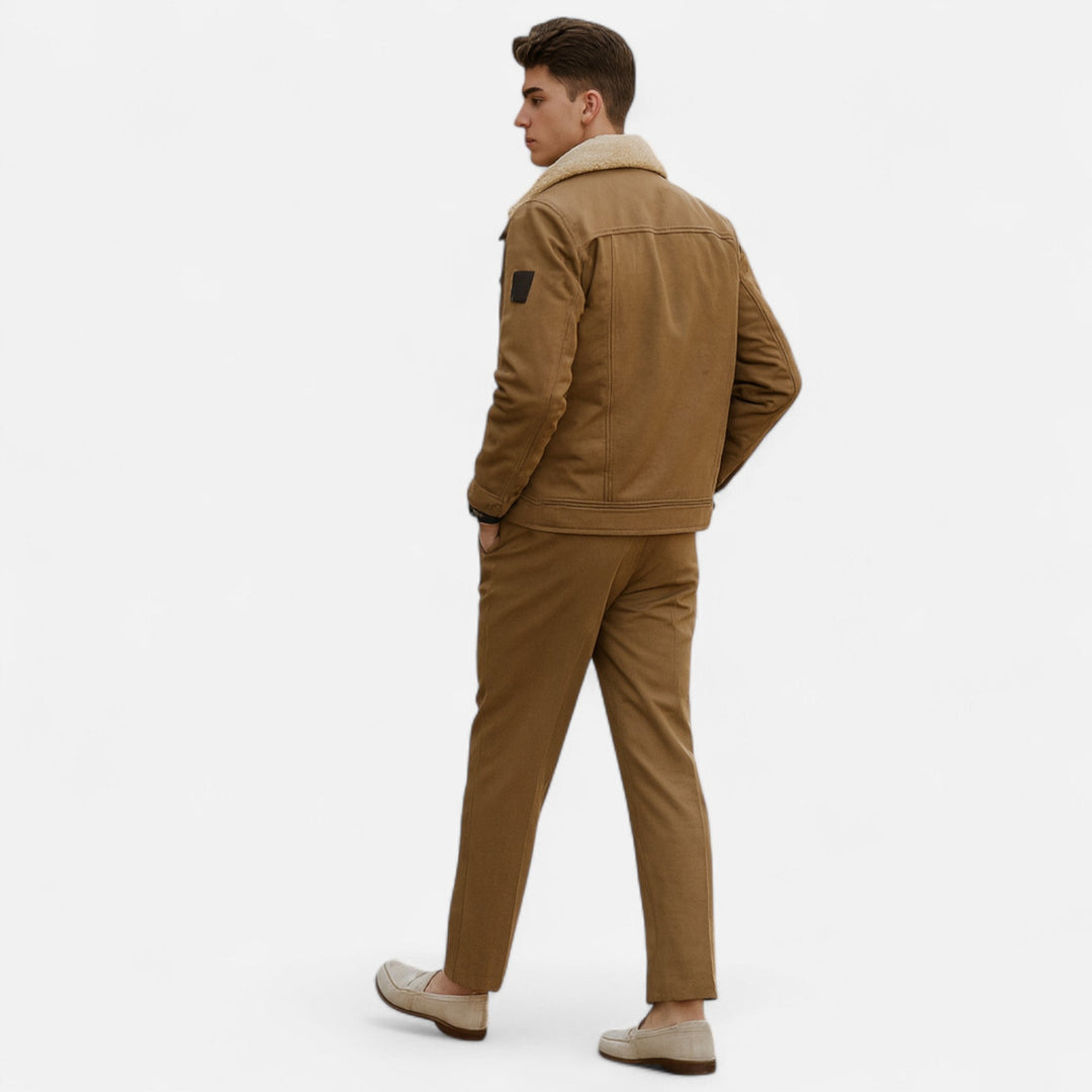 Men's classic aviator bomber jacket, a warm and stylish outer layer for autumn and winter.