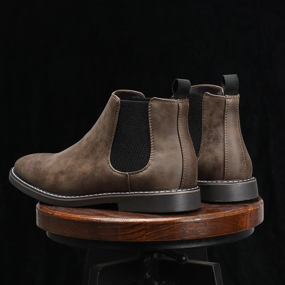Men's stylish Chelsea boots in motion, comfortable and perfect for an active urban lifestyle. Everyday fashion.