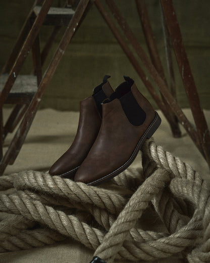 Sleek black men's Chelsea boots, stylish and comfortable, suitable for smart casual outfits. Everyday boots.