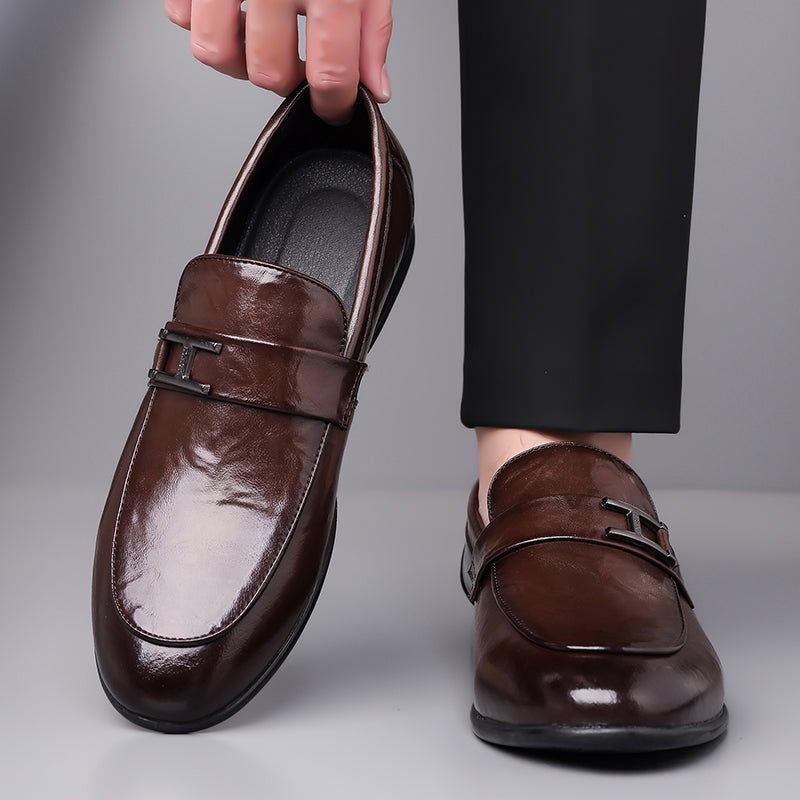 Men's classic black lace-up oxford dress shoes, professional and elegant for any formal occasion.